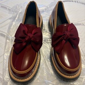 Chic Burgundy Loafers with Bow Accent
